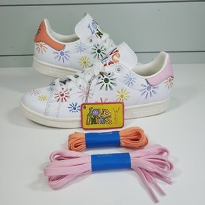 Adidas Stan Smith Pride Love Unites White Flowers Casual Sneakers size Men's 7.5